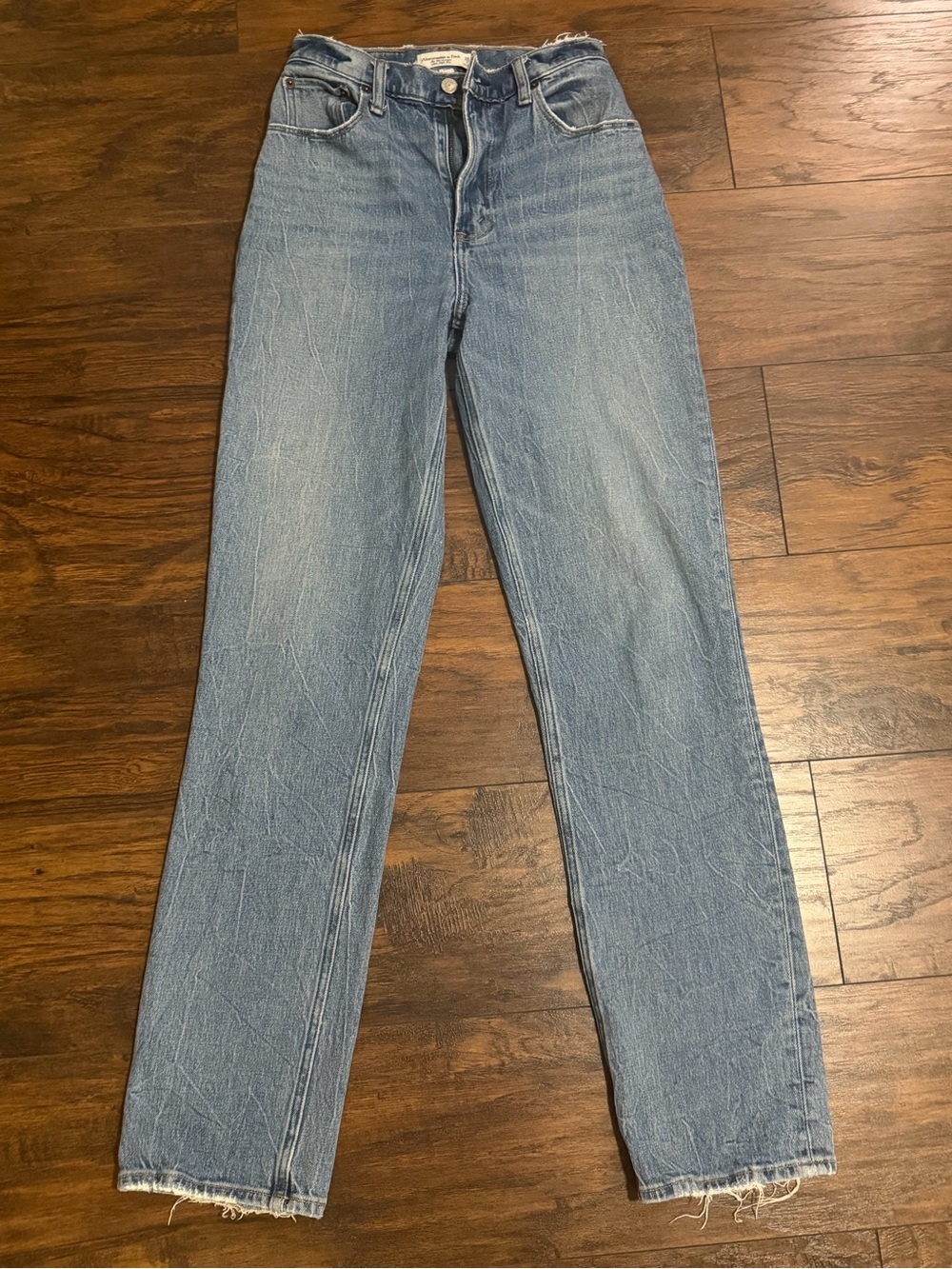 Abercrombie & Fitch 90’s Straight Ultra High Rise- Curve Love